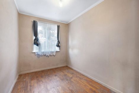 Photo of property in 3 Cobham Crescent, Kelston, Auckland, 0602