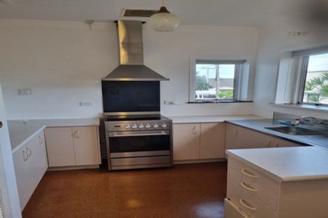 Photo of property in 22 Niccol Avenue, Narrow Neck, Auckland, 0624