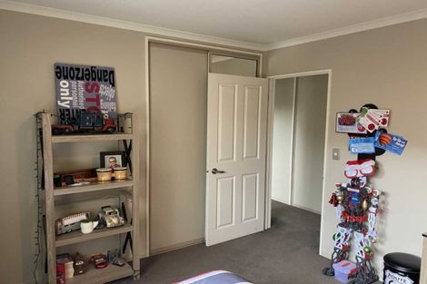 Photo of property in 6 Papaumu Green, Parklands, Christchurch, 8083