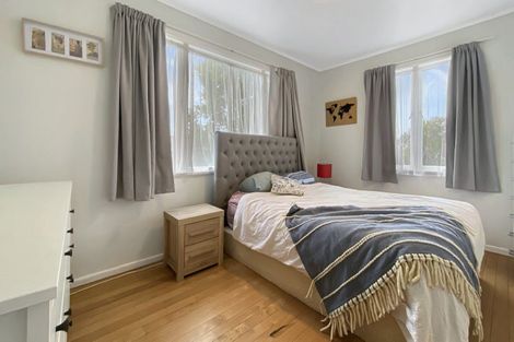 Photo of property in 86 Sylvan Crescent, Te Atatu South, Auckland, 0610