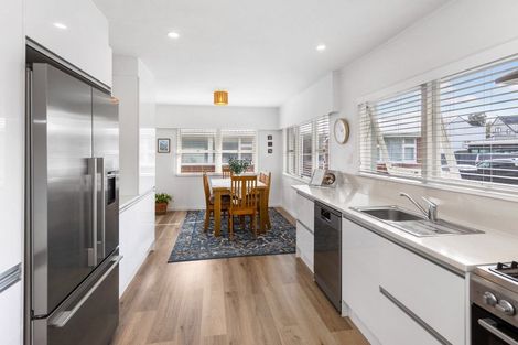 Photo of property in 121 Wallace Road, Mangere Bridge, Auckland, 2022