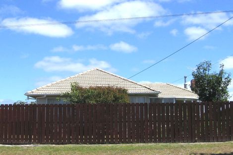 Photo of property in 1/166 Rangatira Road, Beach Haven, Auckland, 0626