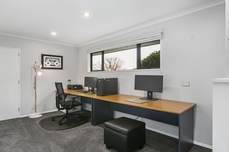 Photo of property in 1 Sunninghurst Drive, Fairfield, Dunedin, 9018