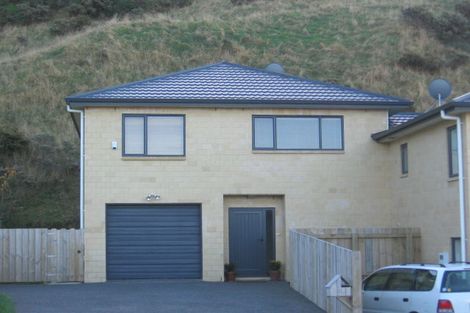 Photo of property in 28 Erlestoke Crescent, Churton Park, Wellington, 6037