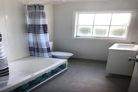 Photo of property in 5 Kyle Road, Greenhithe, Auckland, 0632