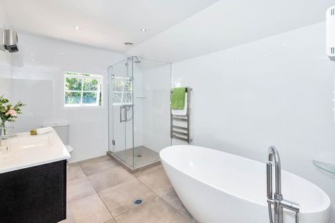 Photo of property in 74 Holyoake Place, Chatswood, Auckland, 0626