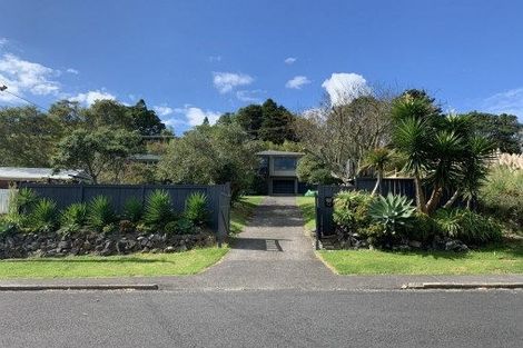 Photo of property in 5 Warwick Avenue, Titirangi, Auckland, 0604