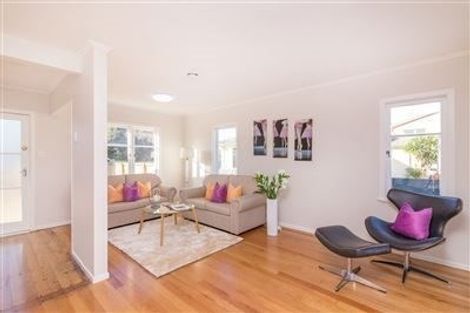 Photo of property in 2 Totara Road, Te Atatu Peninsula, Auckland, 0610