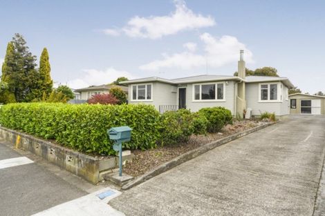 Photo of property in 19 Pembroke Street, Highbury, Palmerston North, 4412