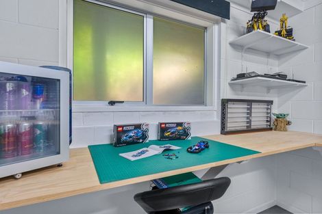 Photo of property in 1/14 Sunward Rise, Glenfield, Auckland, 0629