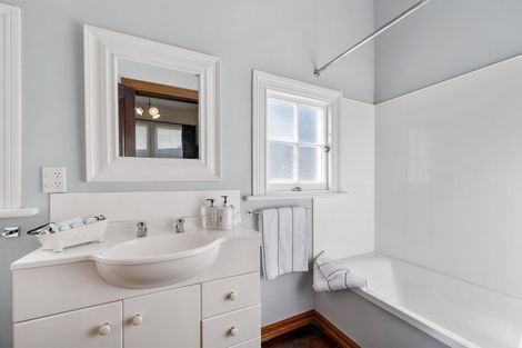 Photo of property in 10-10a Childers Terrace, Kilbirnie, Wellington, 6022