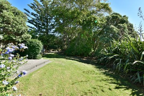 Photo of property in 1/4 John Dee Crescent, Red Beach, 0932