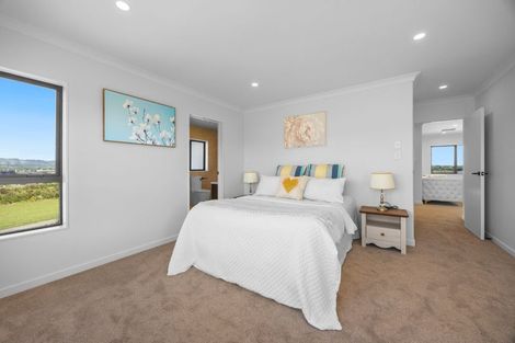 Photo of property in 2 Laurel Drive, Rosehill, 2113