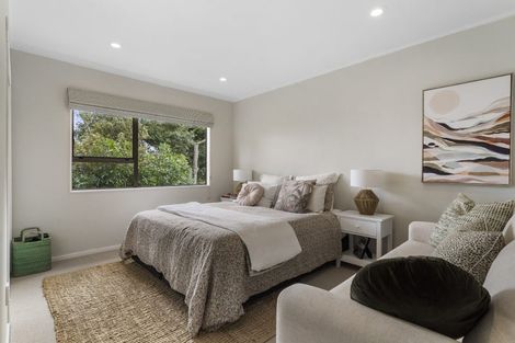 Photo of property in 2/106 Island Bay Road, Beach Haven, Auckland, 0626