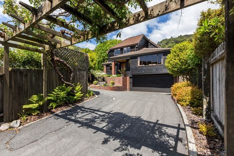 Photo of property in 2/16 Cheviot Road, Lowry Bay, Lower Hutt, 5013