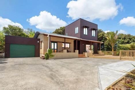 Photo of property in 1/4 Lydford Place, Glendene, Auckland, 0602