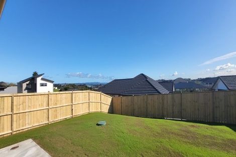 Photo of property in 49a Mclarin Road, Glenbrook, 2681