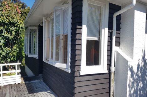 Photo of property in 71 Shakespeare Road, Milford, Auckland, 0620
