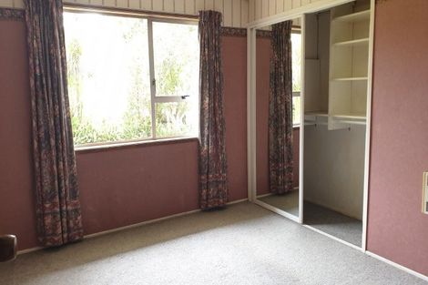 Photo of property in 5 St Catherine Crescent, West Harbour, Auckland, 0618