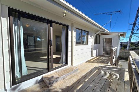 Photo of property in 1/13 Paton Avenue, Te Atatu South, Auckland, 0610