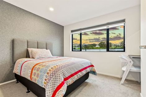 Photo of property in 136b Tiriwa Drive, Massey, Auckland, 0614