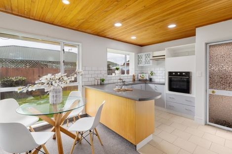 Photo of property in 2/21 Wharenui Road, Upper Riccarton, Christchurch, 8041