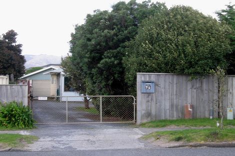 Photo of property in 96 Tutere Street, Waikanae Beach, Waikanae, 5036