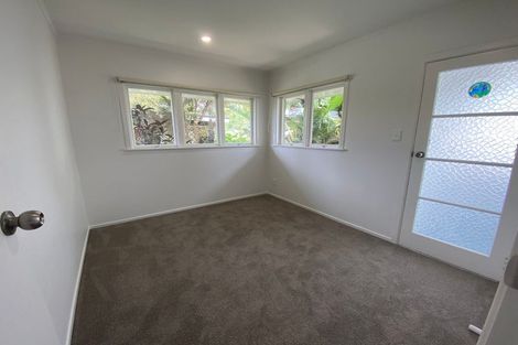 Photo of property in 2/59 Shakespeare Road, Milford, Auckland, 0620