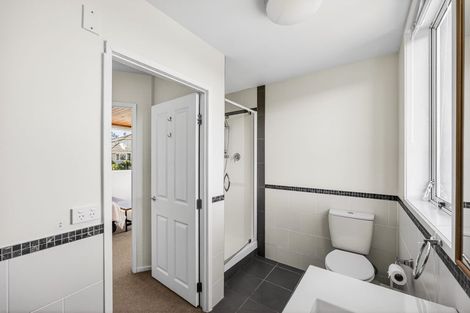 Photo of property in 20 Peter Terrace, Castor Bay, Auckland, 0620