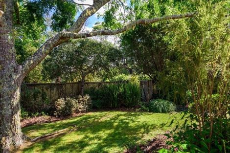 Photo of property in 19 Chatham Avenue, Paremoremo, Auckland, 0632