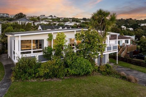 Photo of property in 9 Annan Grove, Papakowhai, Porirua, 5024