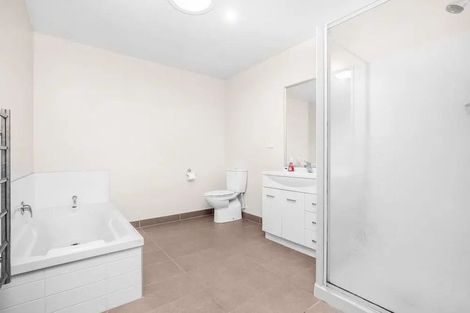 Photo of property in 98 Popokatea Drive, Takanini, 2112