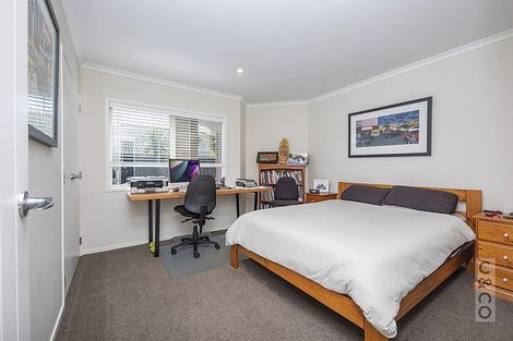 Photo of property in 8 Larmer Drive, Kumeu, 0810