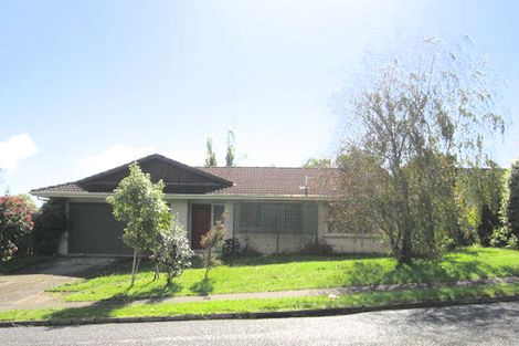 Photo of property in 38 Highland Park Drive, Highland Park, Auckland, 2010
