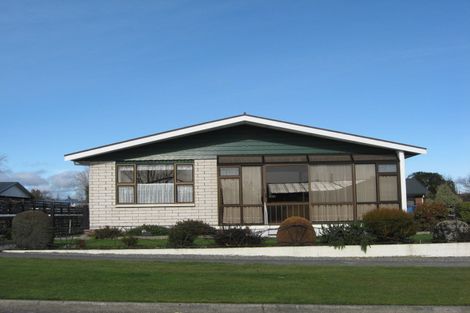 Photo of property in 15 Russell Street, Winton, 9720