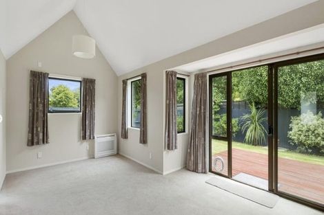 Photo of property in 77a Abberley Crescent, St Albans, Christchurch, 8014