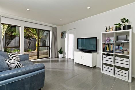 Photo of property in 1 Birchwood Grove, Greenhithe, Auckland, 0632