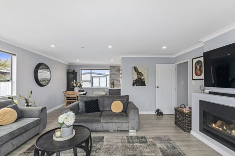 Photo of property in 12 Mossburn Grove, Kelson, Lower Hutt, 5010