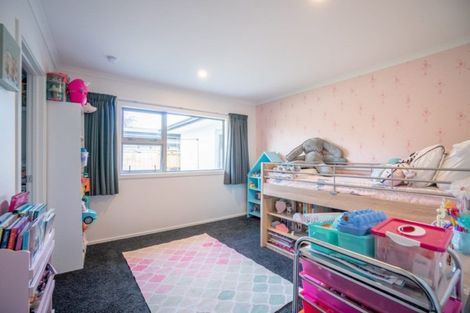 Photo of property in 6 Waimarama Court, Roslyn, Palmerston North, 4414