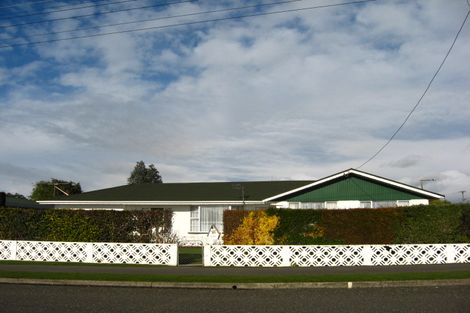 Photo of property in 71 Renfrew Street, Waikiwi, Invercargill, 9810