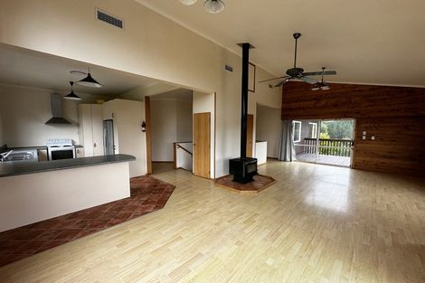 Photo of property in 65 Stillwater Crescent, Stillwater, Silverdale, 0993