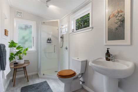 Photo of property in 30 Neptune Avenue, Beach Haven, Auckland, 0626
