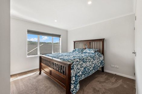 Photo of property in 17 Walter Ruddock Avenue, Kumeu, 0810