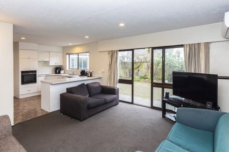 Photo of property in 11 Jamell Place, Avonhead, Christchurch, 8042