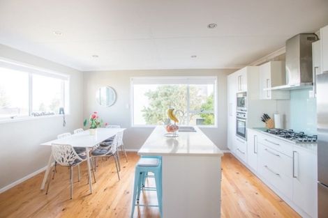 Photo of property in 57 Pacific Parade, Army Bay, Whangaparaoa, 0930