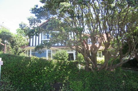 Photo of property in 10 Mariri Road, Kelburn, Wellington, 6012