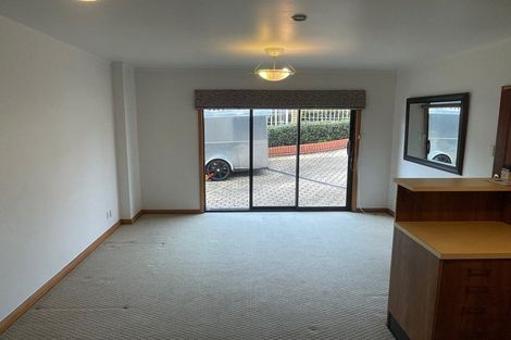 Photo of property in 8 Francis Curtis Avenue, Blockhouse Bay, Auckland, 0600