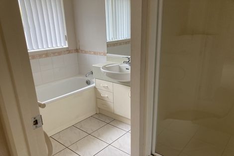 Photo of property in 32 Maurice Borich Place, Henderson, Auckland, 0610