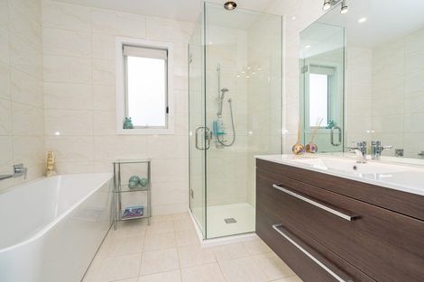 Photo of property in 19 Glendermid Close, Sawyers Bay, Port Chalmers, 9023