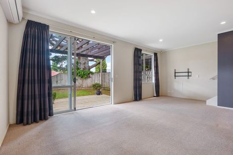 Photo of property in 17a Oakland Avenue, Papatoetoe, Auckland, 2025
